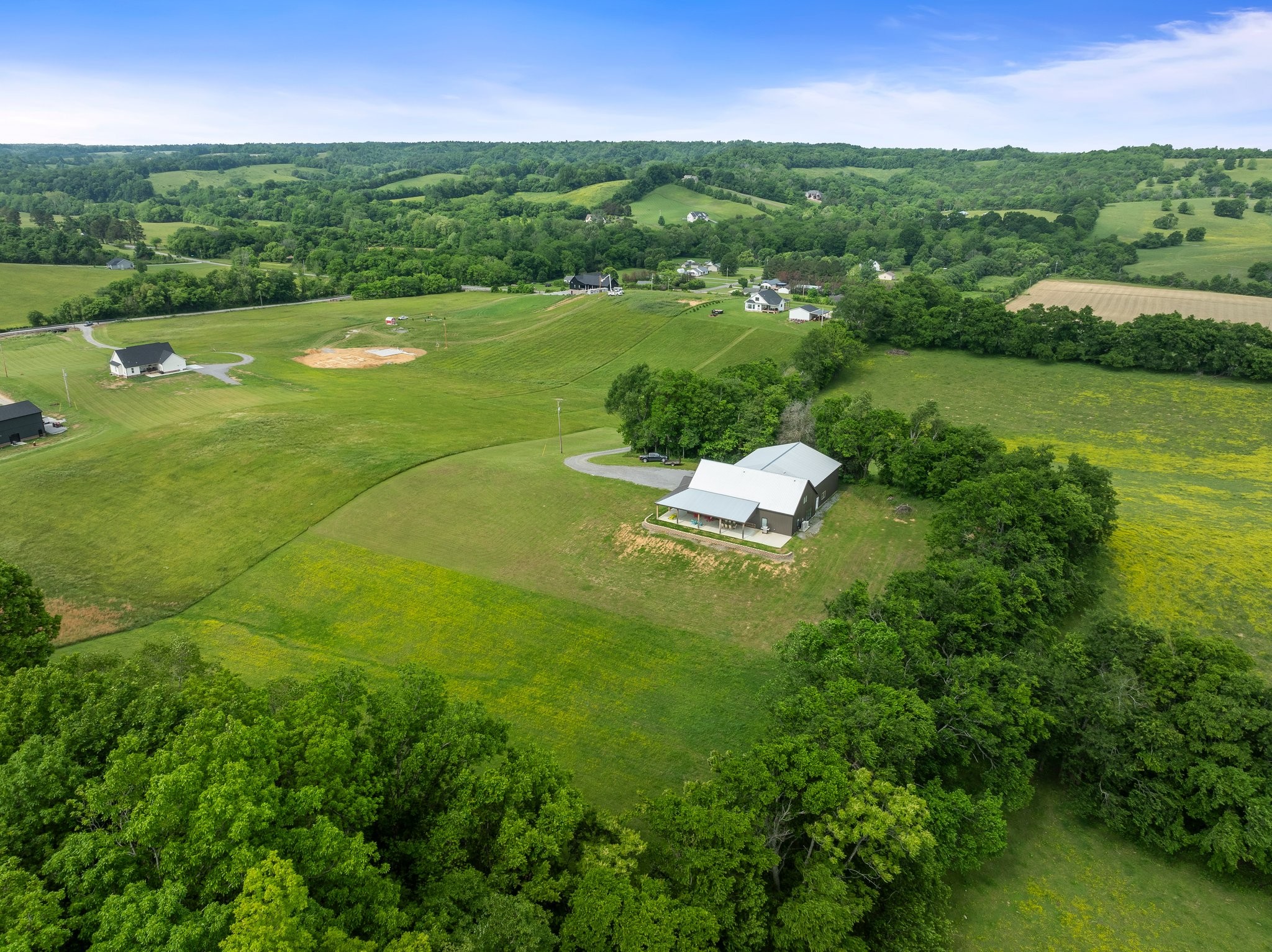 757 Thompson Creek Road Wartrace, TN 37183 - Photo 9 of 42 a view of a city