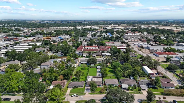 $425,000 | 8506 Montridge Drive, Houston, TX 77055