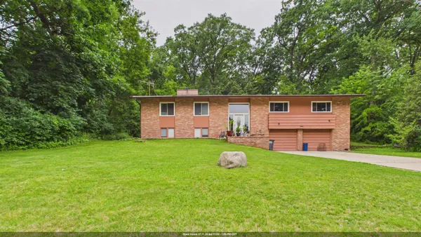 $384,900 | 2450 Brenner Place, Green Bay, WI 54301