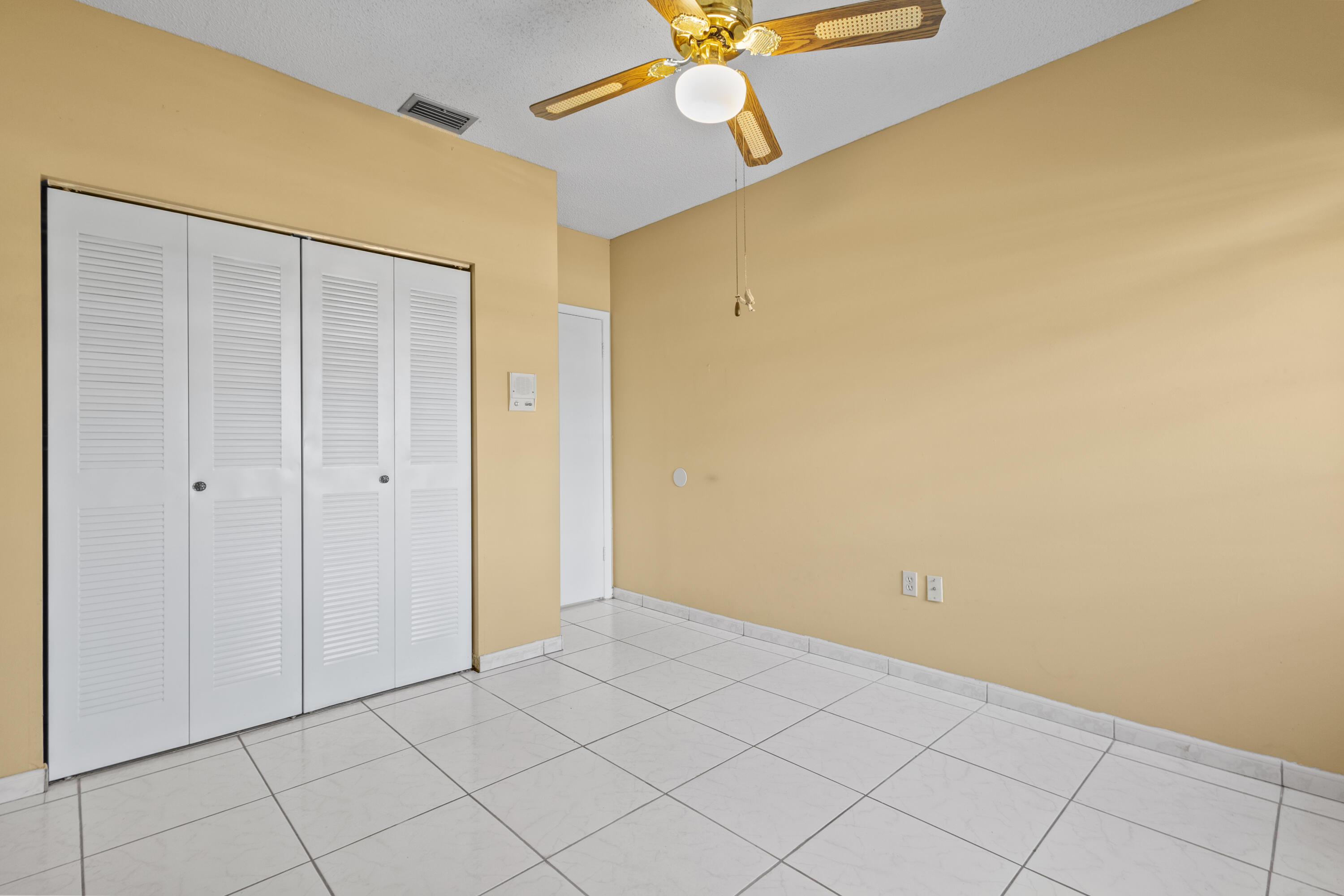 13528 Southwest 9th Lane Miami, FL 33184 - Photo 13 of 24 a view of an empty room