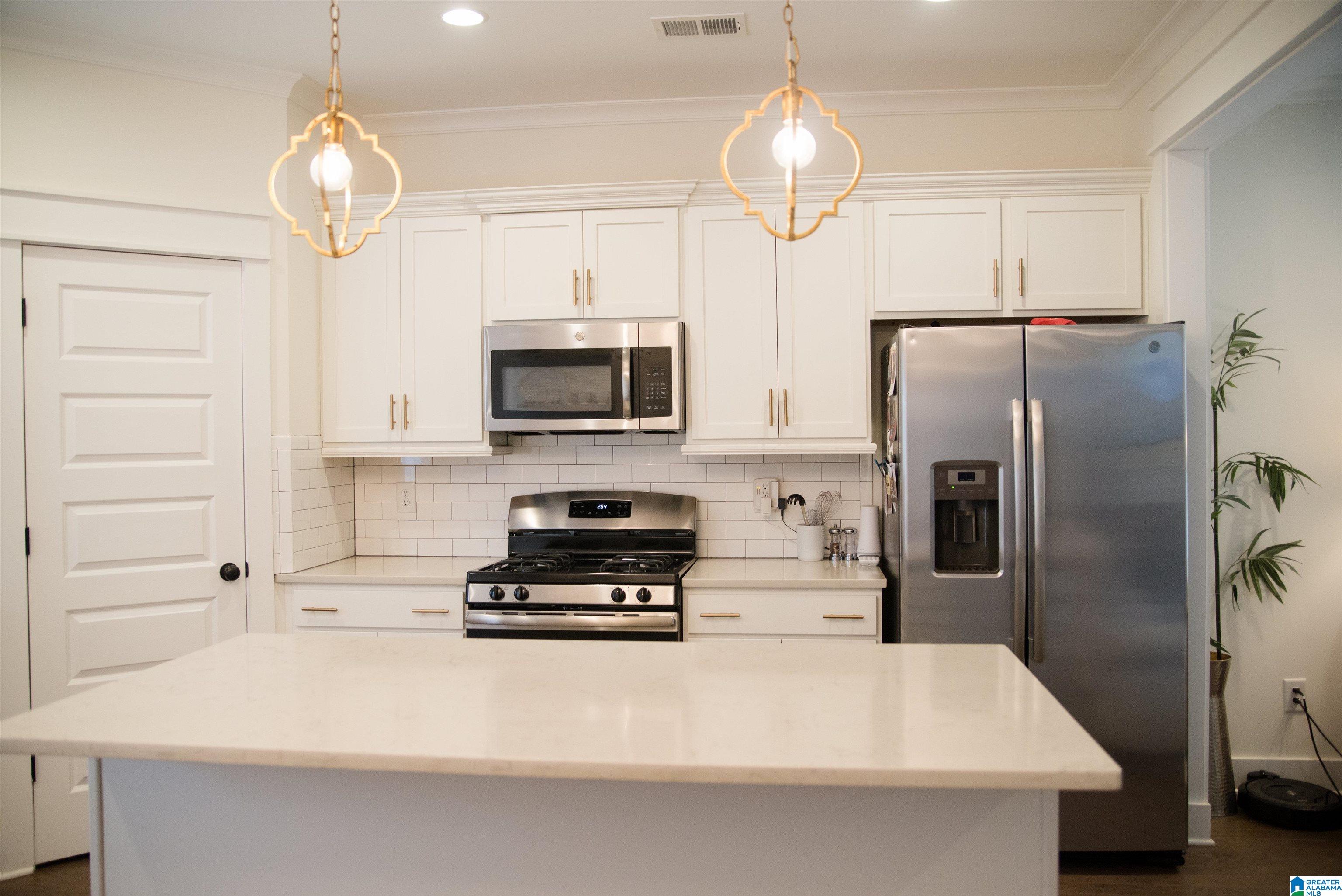 2724 Village Lane Birmingham, AL 35211 - Photo 8 of 26