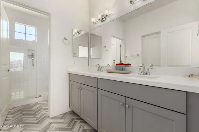 $2,400 | 2315 North 52nd Street, Unit 131, Phoenix, AZ 85008