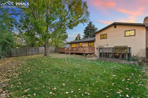 a house view with a backyard space