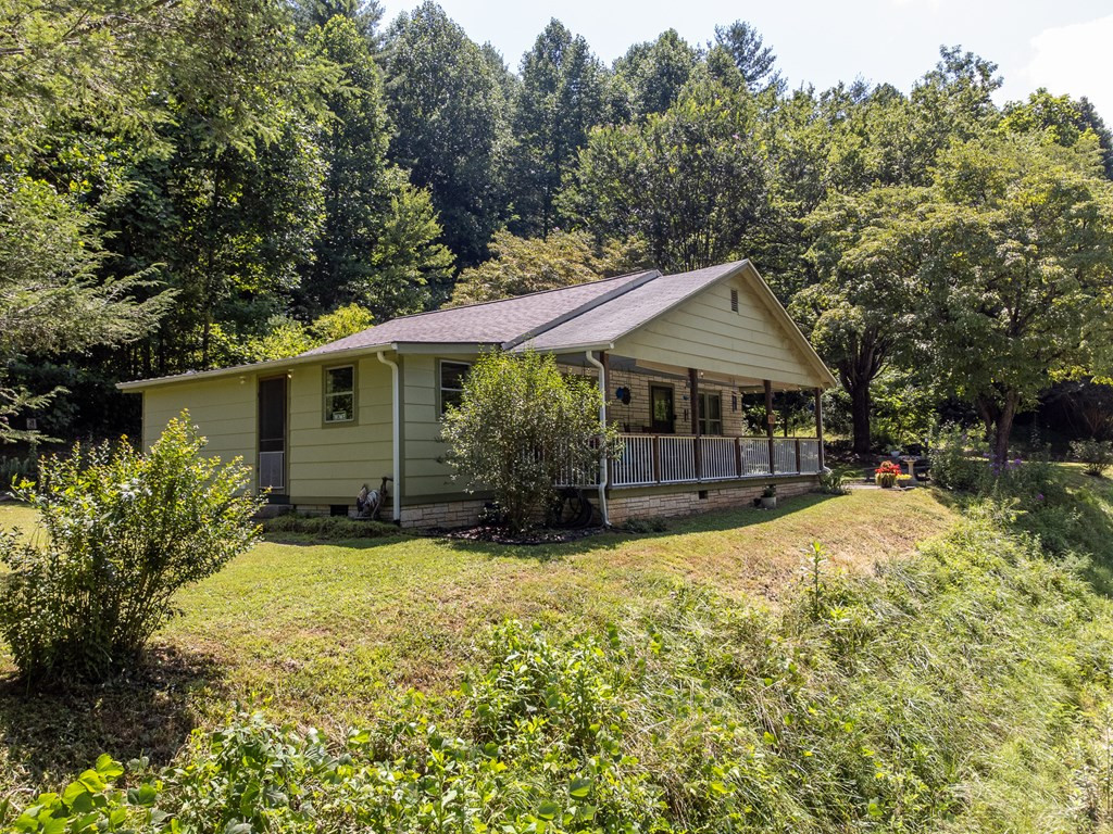 261 Shook Road Bryson City, NC 28713 - Photo 37 of 44 Gallery Image 37