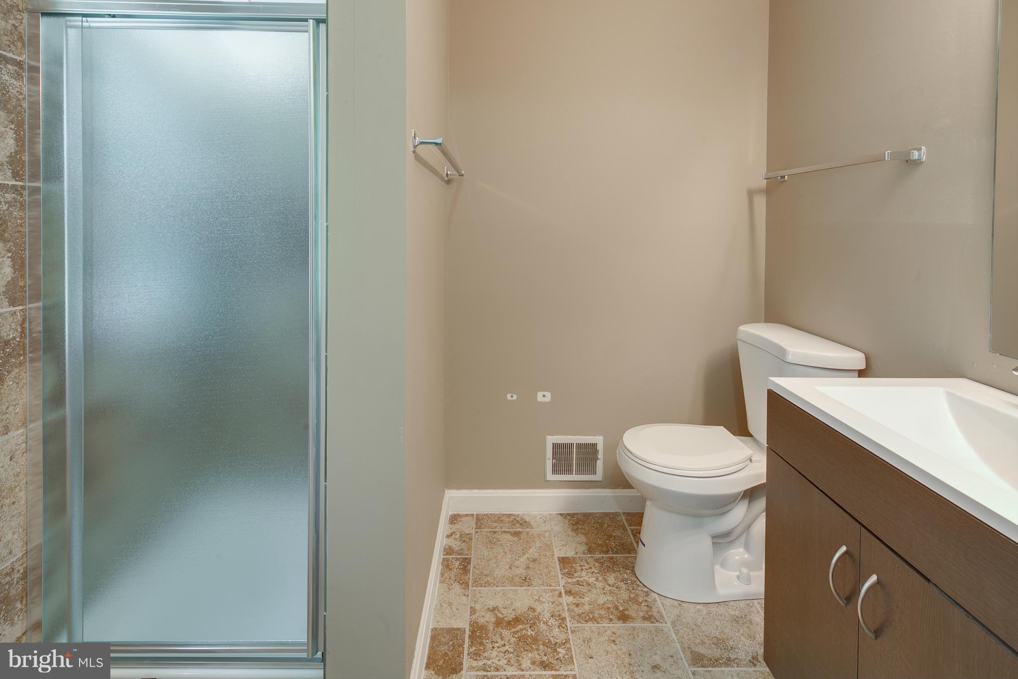 2201 Nees Lane Silver Spring, MD 20905 - Photo 22 of 30 Bath