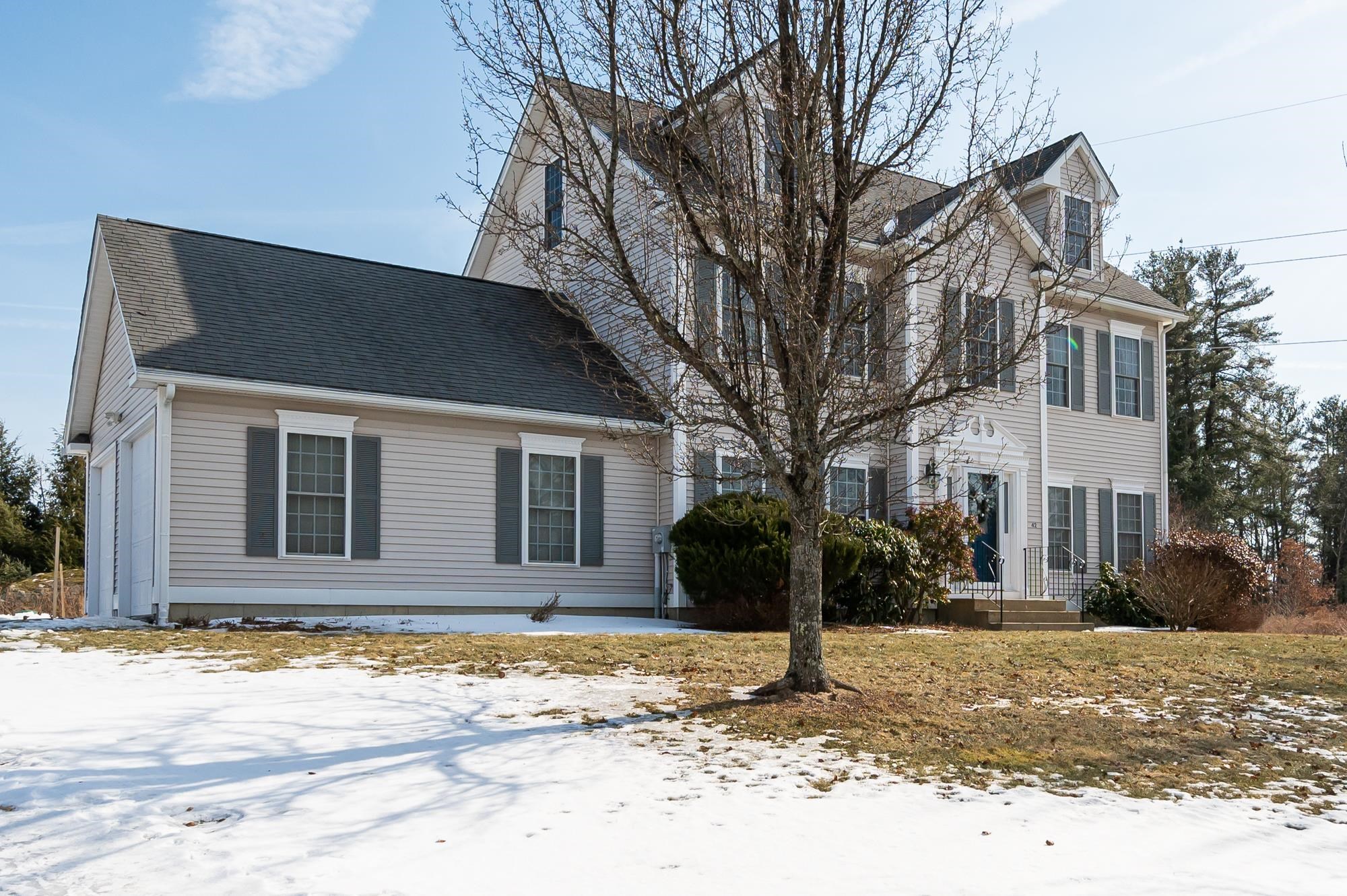42 Winding Road Bedford, NH 03110 - Photo 2 of 32