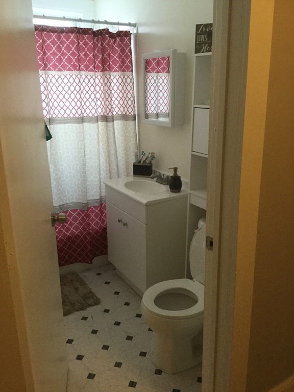184 Chestnut Street, Unit 2R Lynn, MA 01902 - Photo 2 of 6