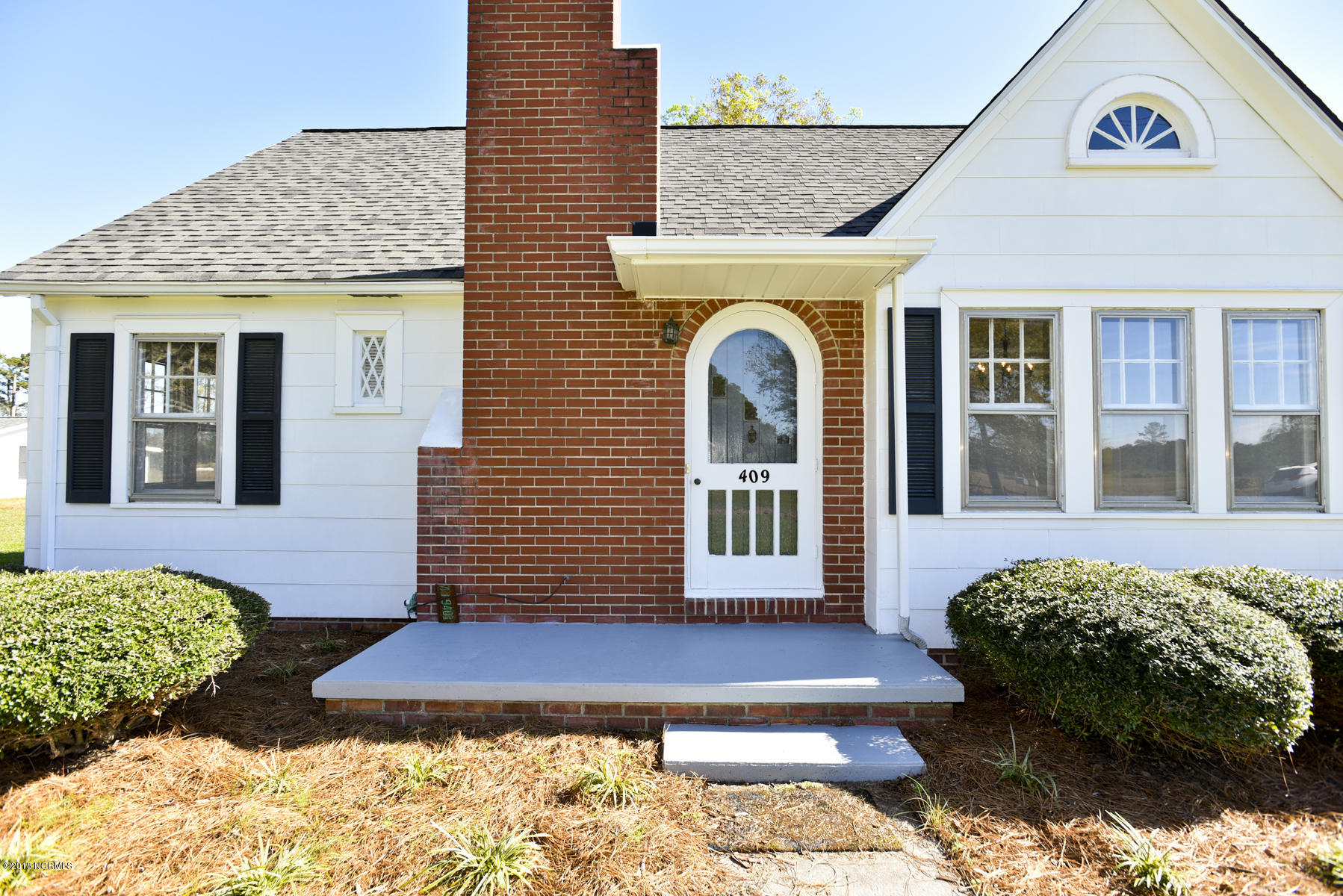 409 Edwards Road Beulaville, NC 28518 - Photo 14 of 41 102 F Porch