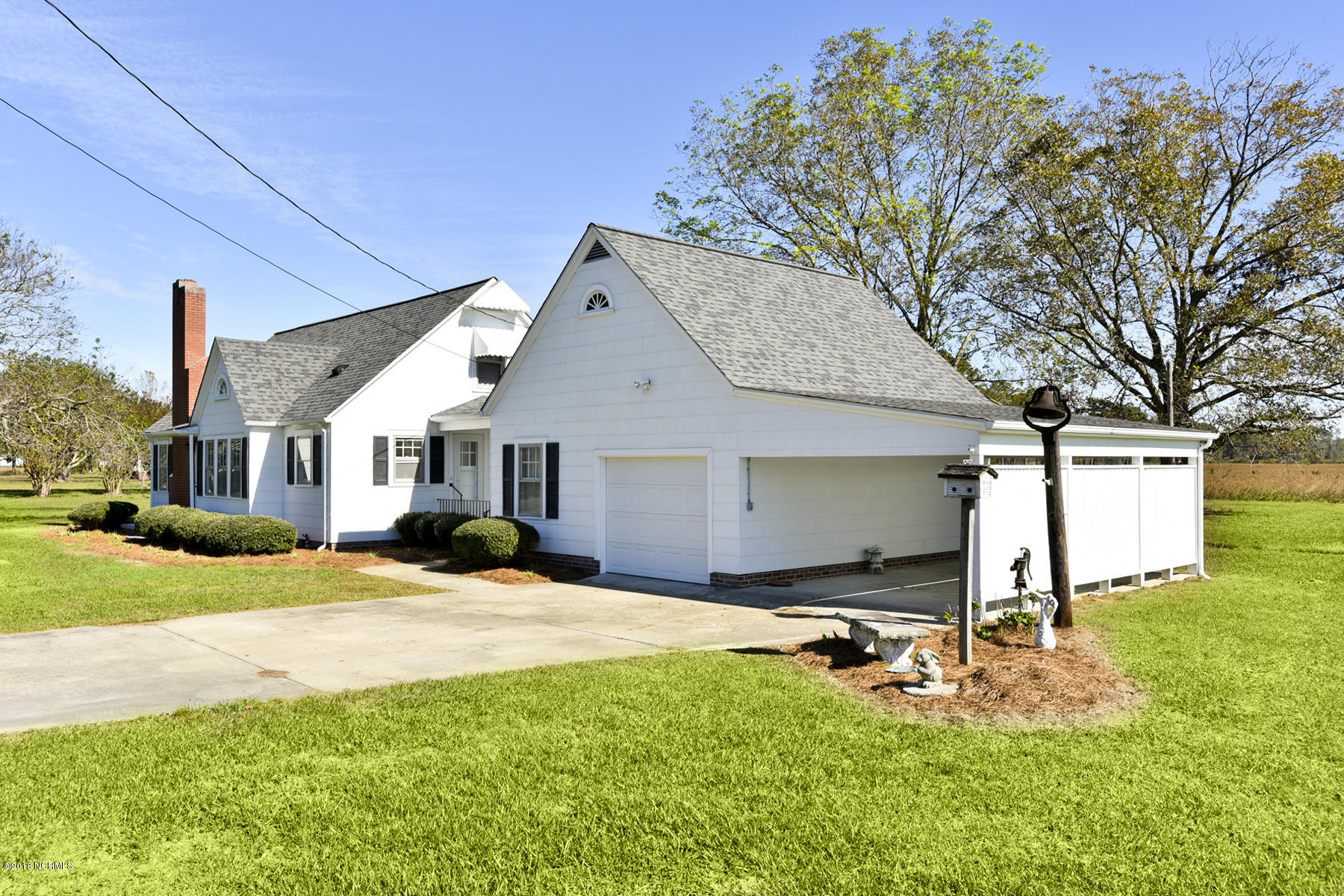 409 Edwards Road Beulaville, NC 28518 - Photo 3 of 41 049 Frt Lt
