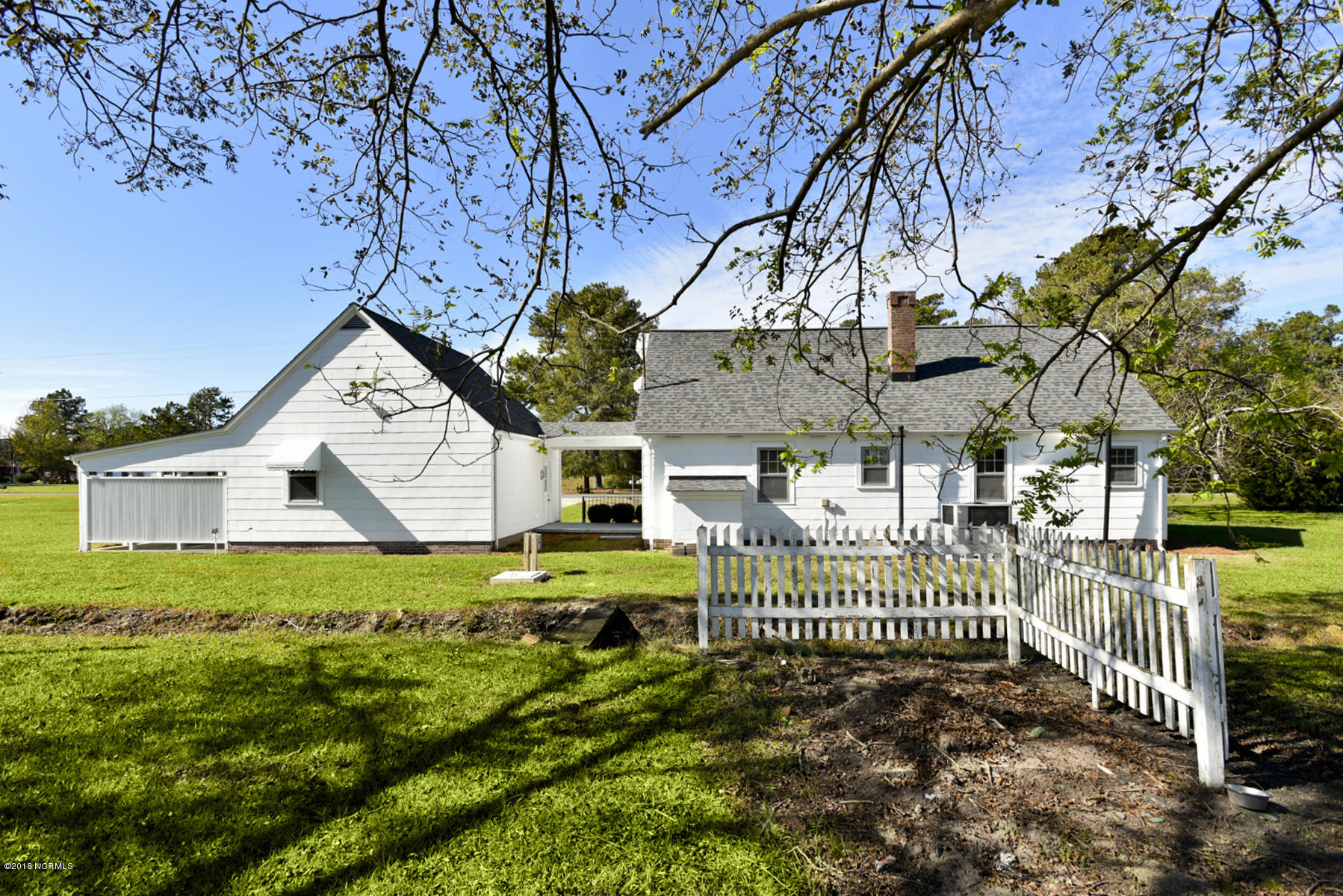 409 Edwards Road Beulaville, NC 28518 - Photo 4 of 41 050 Rear