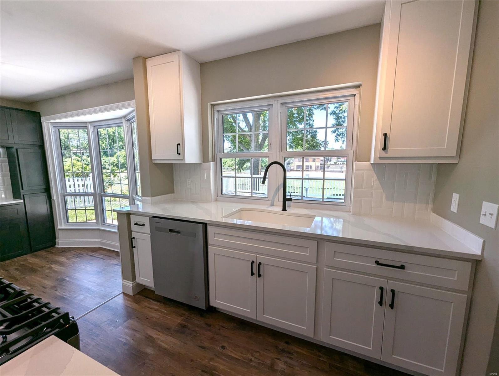 4557 Thicket Drive St. Louis, MO 63129 - Photo 11 of 36