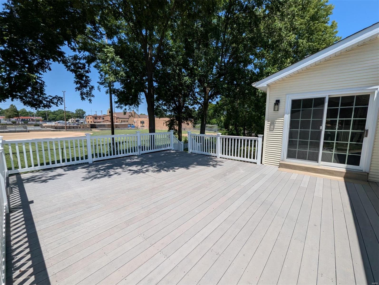 4557 Thicket Drive St. Louis, MO 63129 - Photo 33 of 36