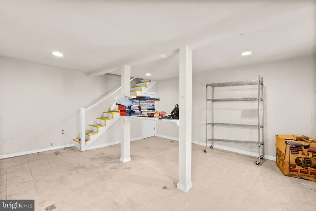 a view of entryway and hall