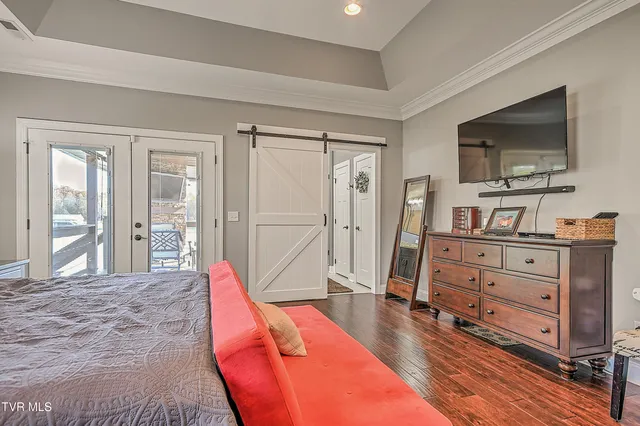 $1,095,000 | 222 Charlie Avenue, Piney Flats, TN 37686