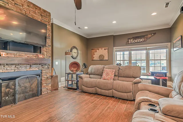 $1,095,000 | 222 Charlie Avenue, Piney Flats, TN 37686