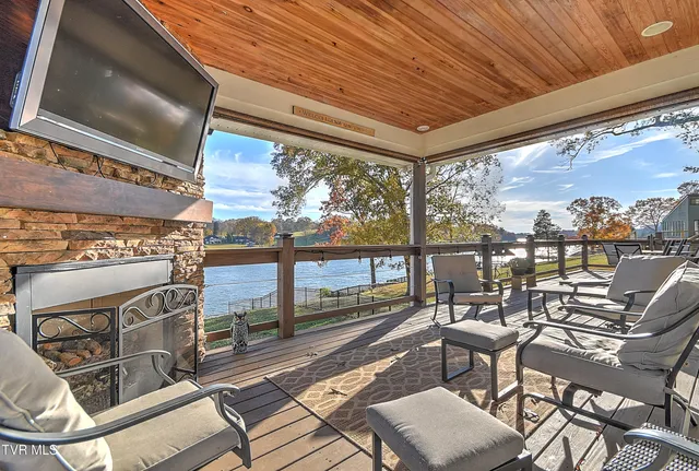 $1,095,000 | 222 Charlie Avenue, Piney Flats, TN 37686