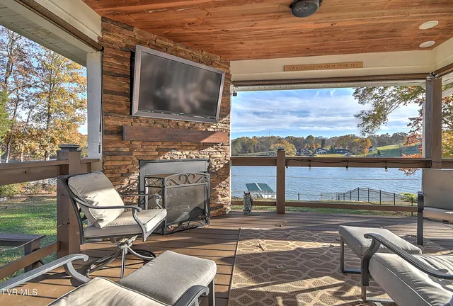 $1,095,000 | 222 Charlie Avenue, Piney Flats, TN 37686