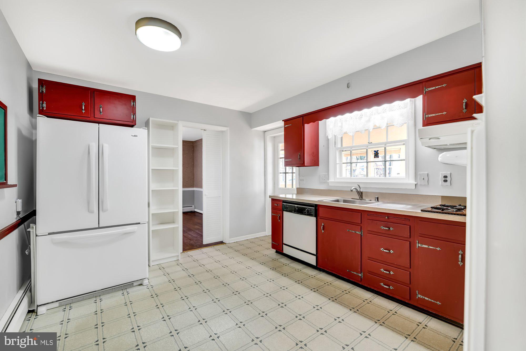 2115 Forest Ridge Road Lutherville-Timonium, MD 21093 - Photo 11 of 37 Kitchen with Table Space