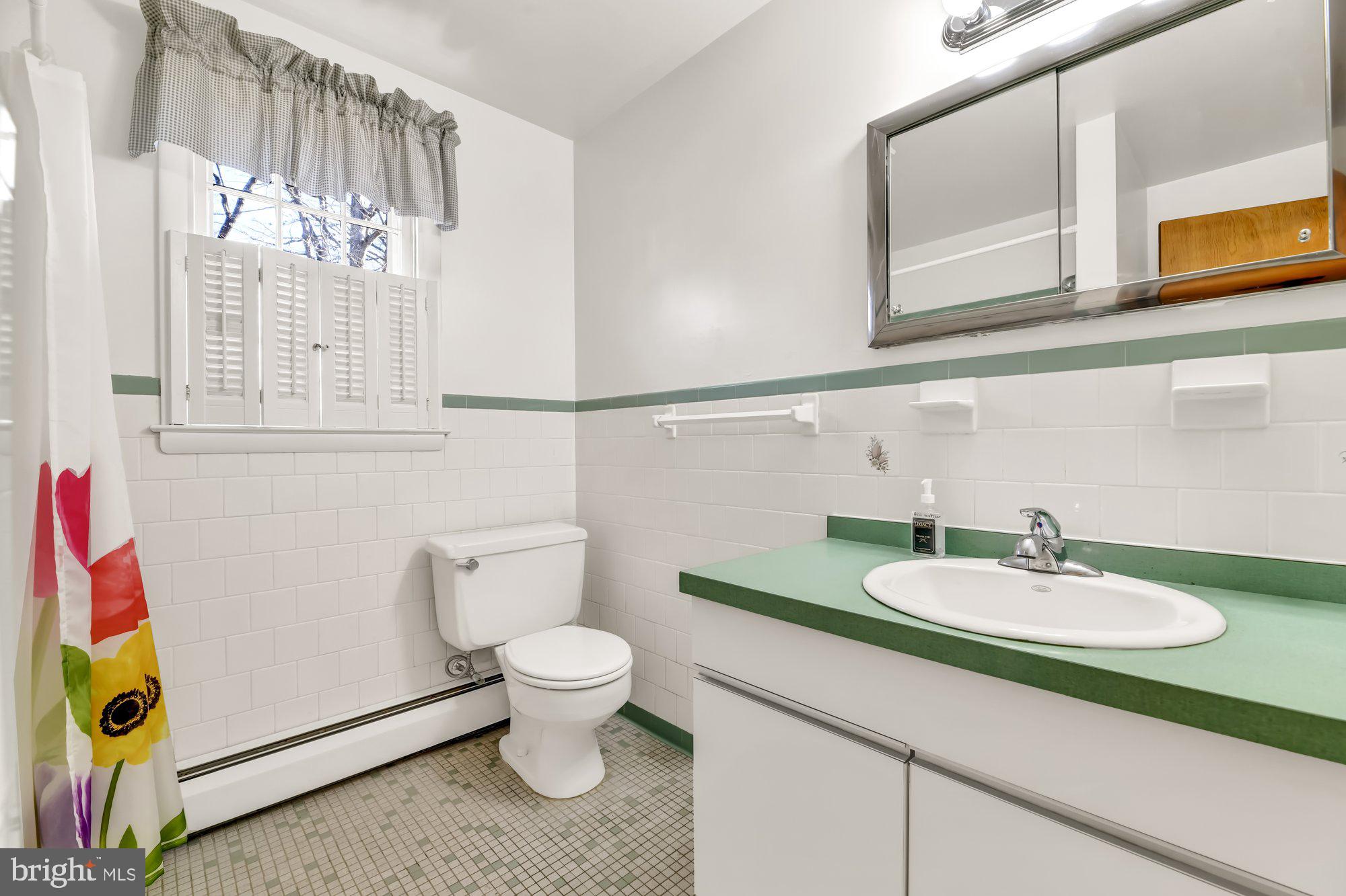 2115 Forest Ridge Road Lutherville-Timonium, MD 21093 - Photo 20 of 37 Full Primary Bath