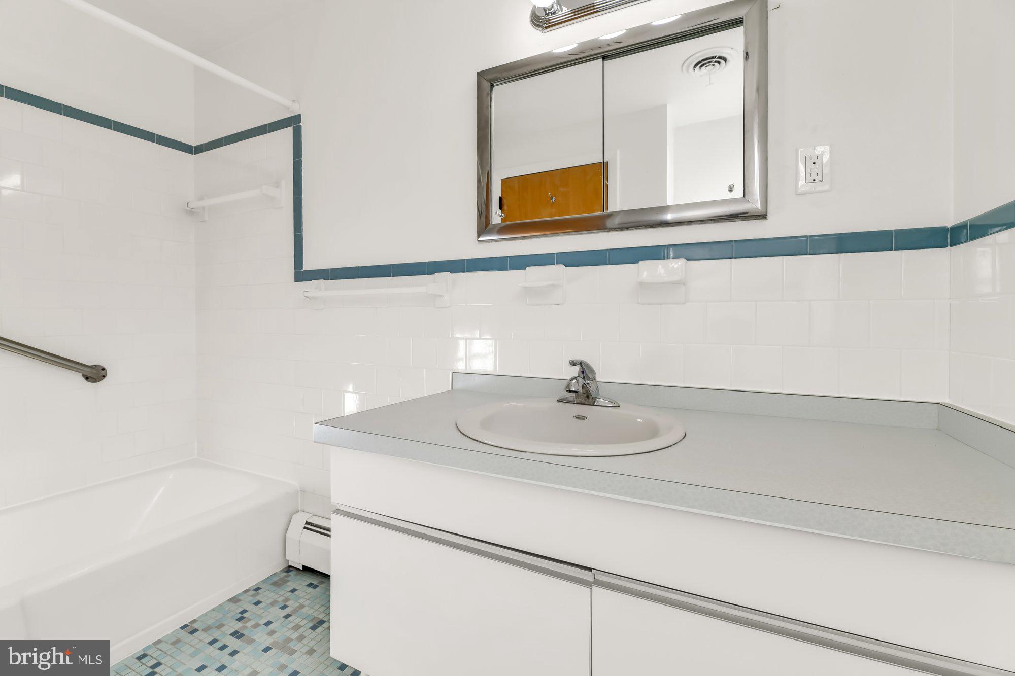 2115 Forest Ridge Road Lutherville-Timonium, MD 21093 - Photo 25 of 37 Hall Bath