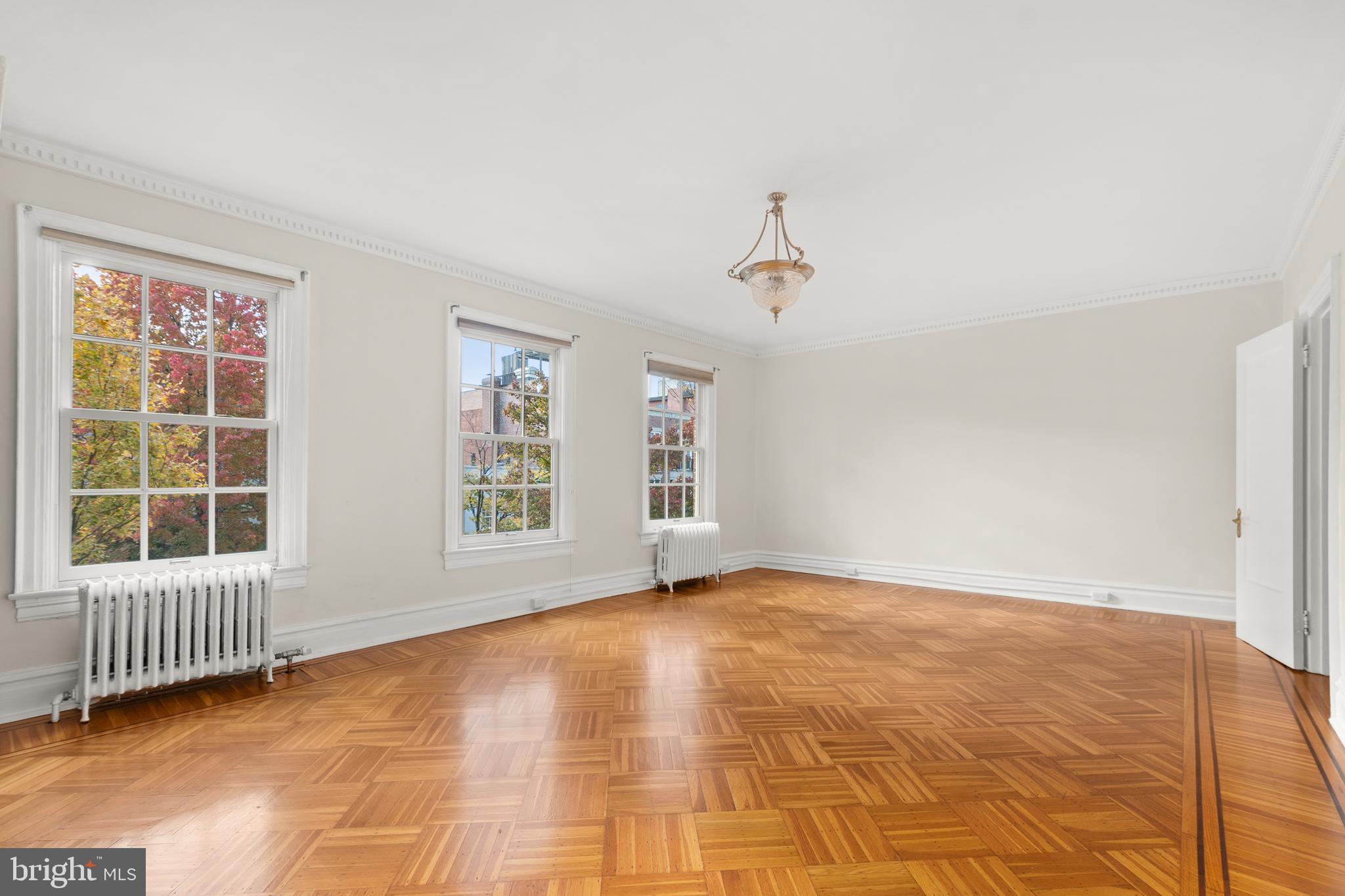 2127 Bancroft Place Northwest Washington, DC 20008 - Photo 15 of 26 Primary Bedroom