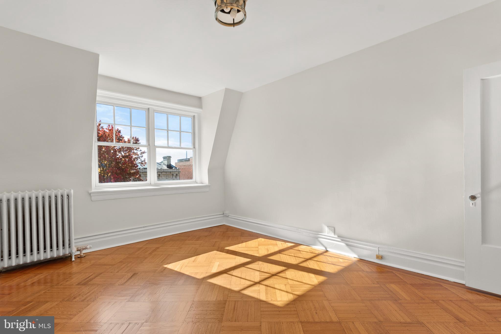 2127 Bancroft Place Northwest Washington, DC 20008 - Photo 22 of 26 Bedroom #3