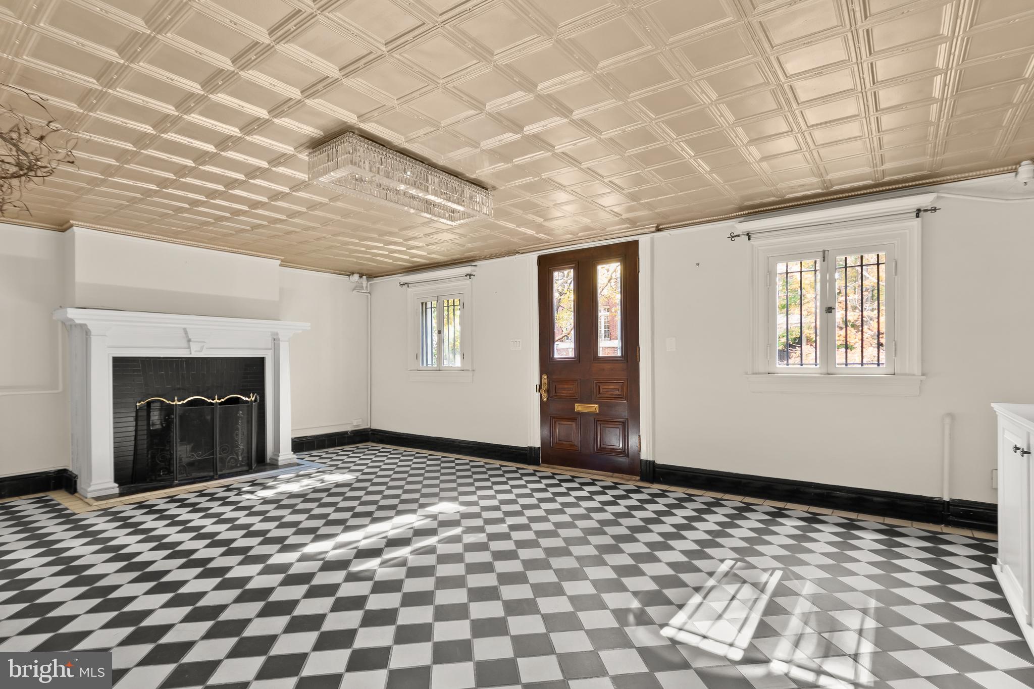 2127 Bancroft Place Northwest Washington, DC 20008 - Photo 4 of 26 Foyer