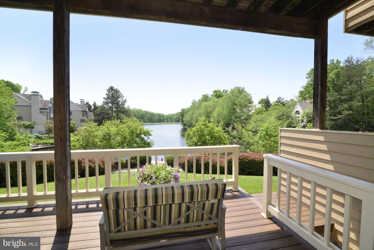 11506 Hemingway Drive Reston, VA 20194 - Photo 22 of 30 New composite deck off lower level