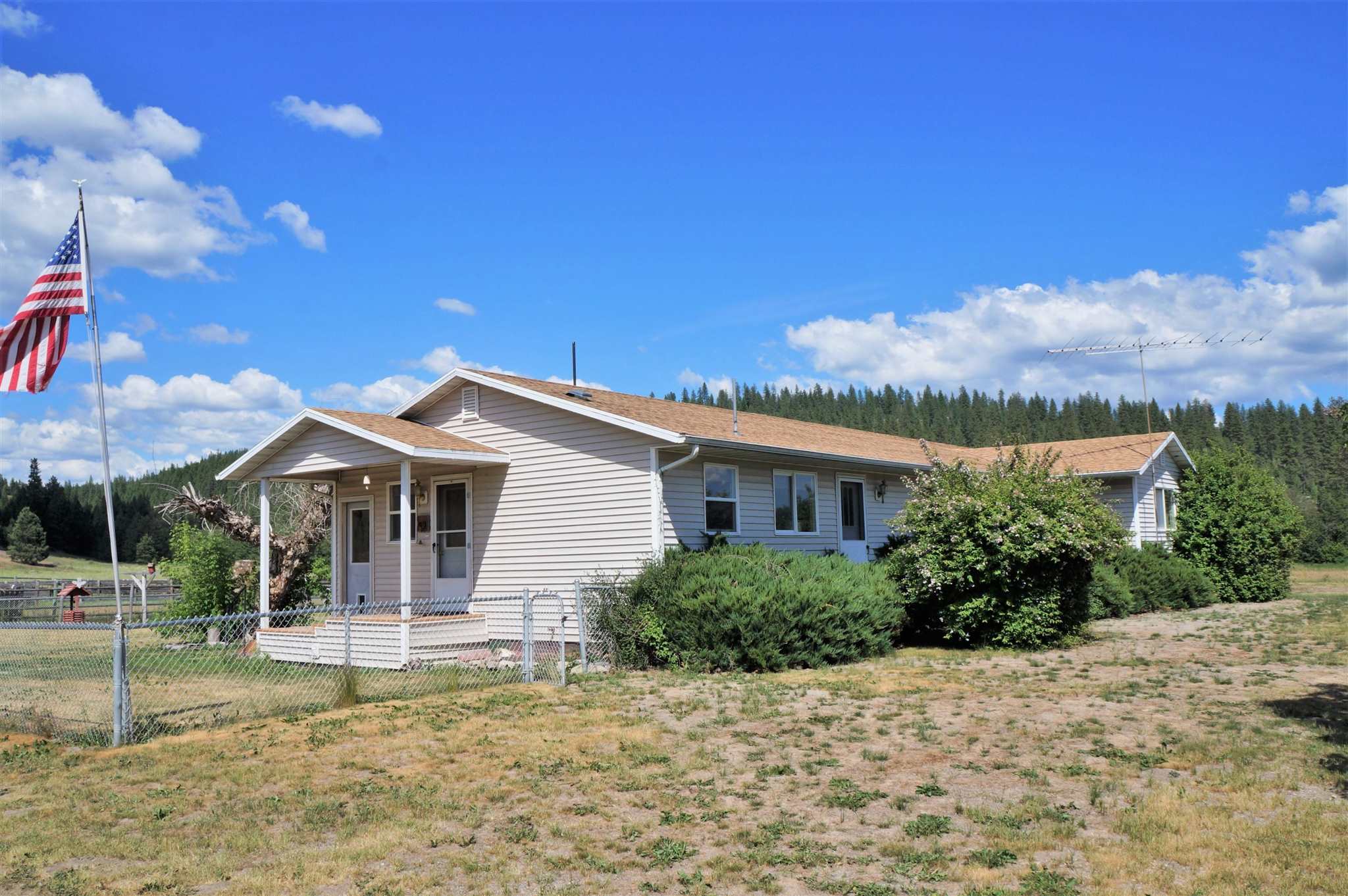 917 State Rte 20 Colville, WA 99114 - Photo 2 of 47