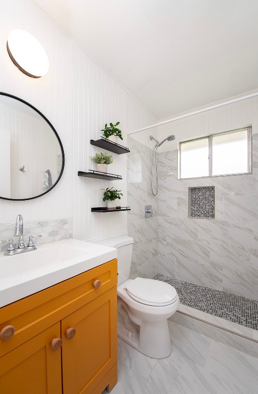 910 Garden View Drive Georgetown, TX 78628 - Photo 20 of 28 a bathroom with a sink a toilet and a mirror