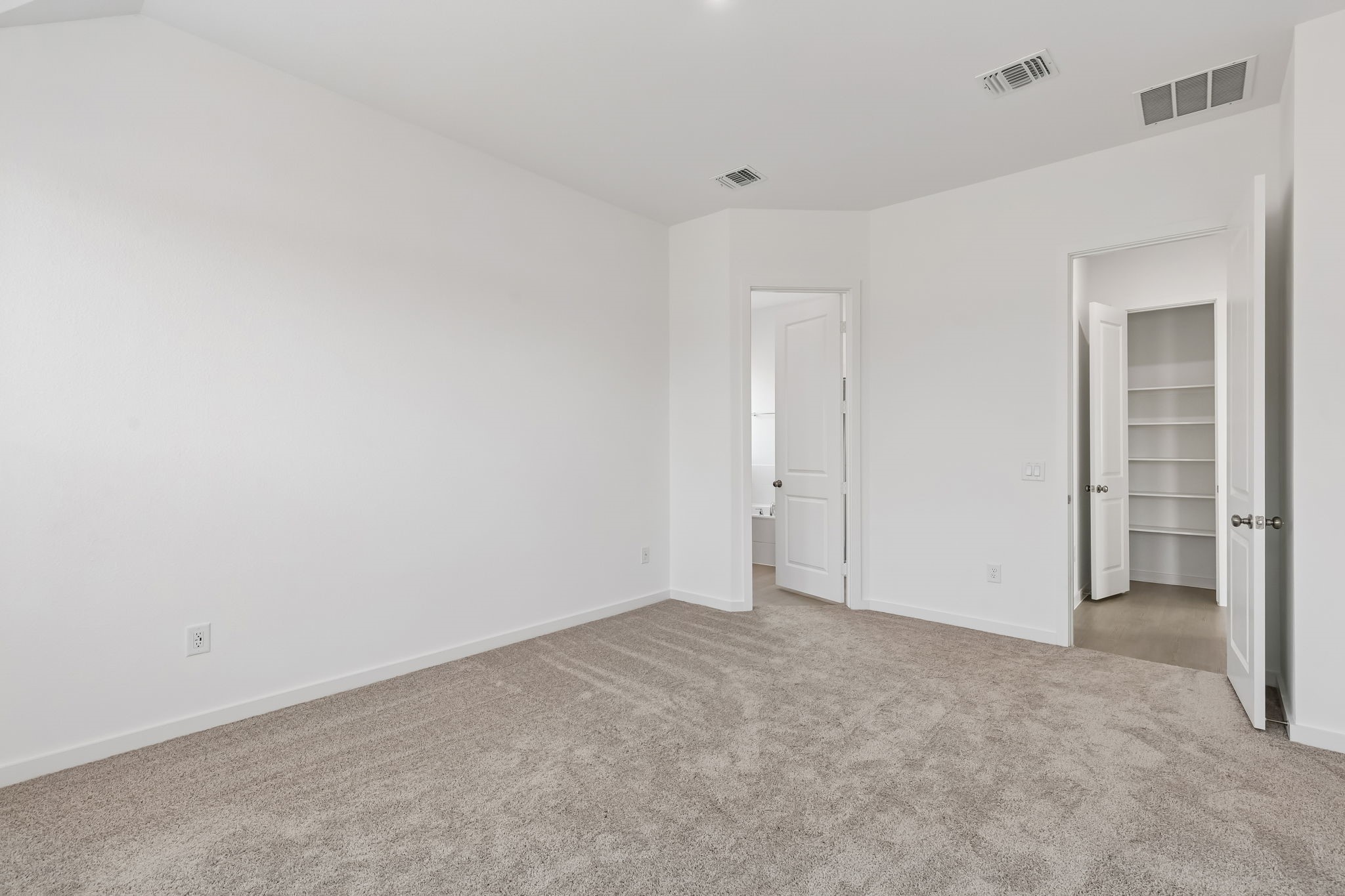 6703 Alejandro Place Cove, TX 77523 - Photo 12 of 30 an empty room with closet area