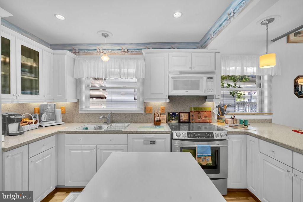 614 South Surf Road Ocean City, MD 21842 - Photo 17 of 58 KITCHEN