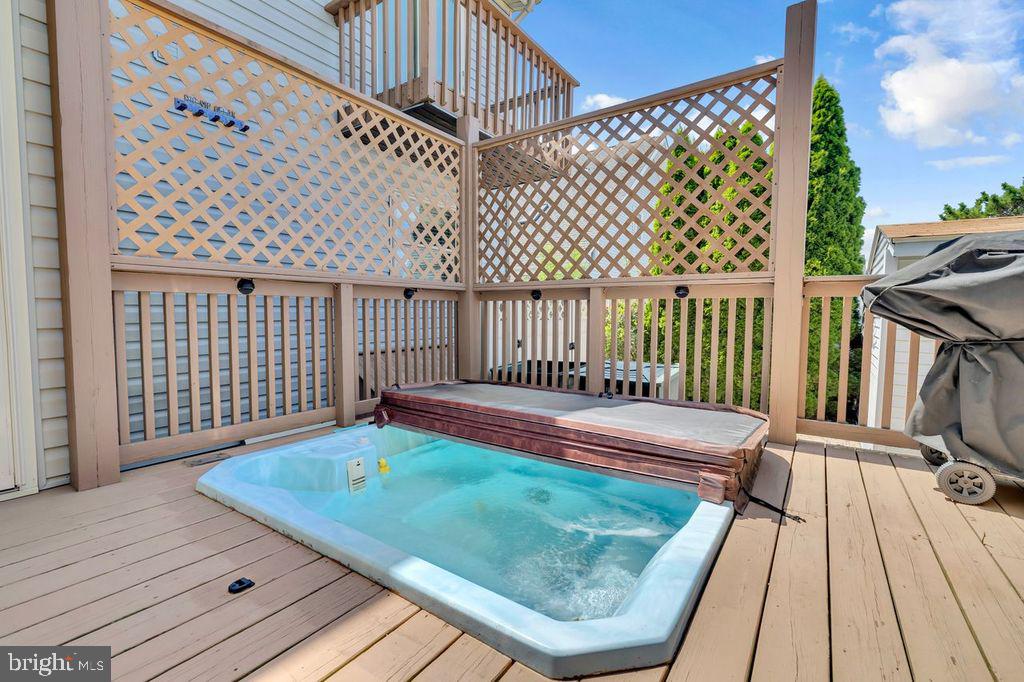 614 South Surf Road Ocean City, MD 21842 - Photo 37 of 58 SUNKEN HOT TUB