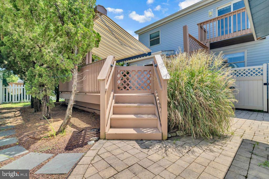 614 South Surf Road Ocean City, MD 21842 - Photo 40 of 58 STAIRS TO DECK