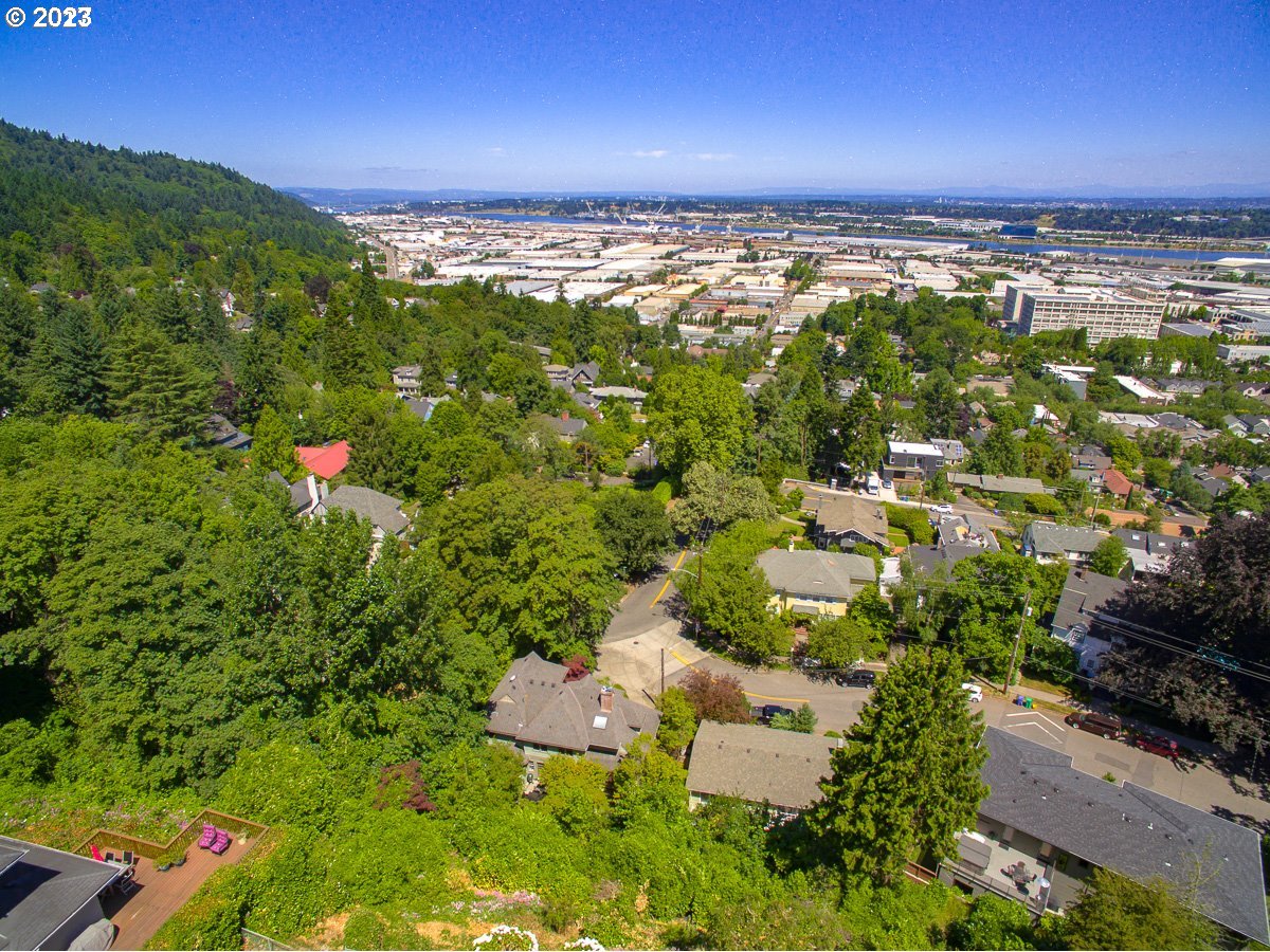 2896 Northwest Westover Road Portland, OR 97210 - Photo 4 of 34 Gallery Image 4