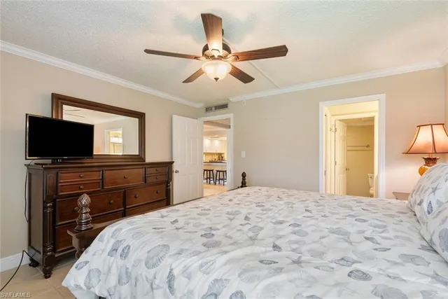 $1,650 | 2264 Winkler Avenue, Unit 202, Fort Myers, FL 33901