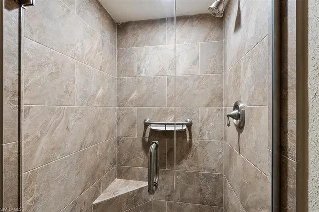 $1,650 | 2264 Winkler Avenue, Unit 202, Fort Myers, FL 33901