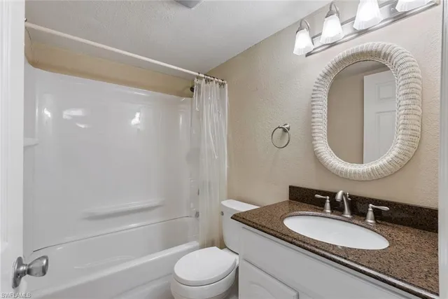 $1,650 | 2264 Winkler Avenue, Unit 202, Fort Myers, FL 33901