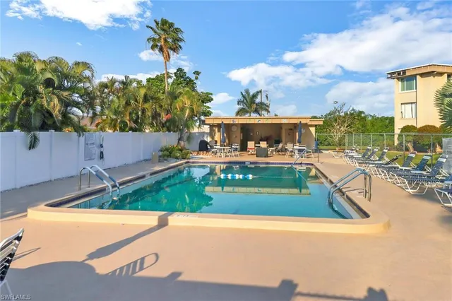 $1,650 | 2264 Winkler Avenue, Unit 202, Fort Myers, FL 33901