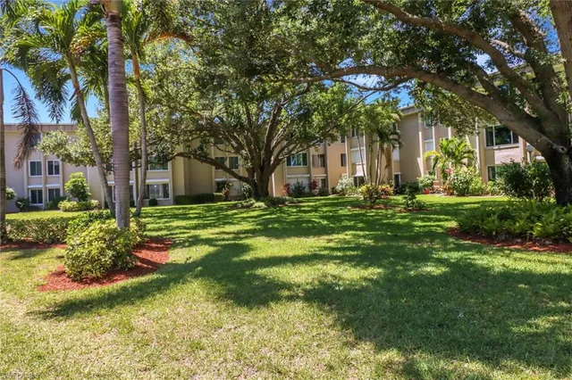 $1,650 | 2264 Winkler Avenue, Unit 202, Fort Myers, FL 33901