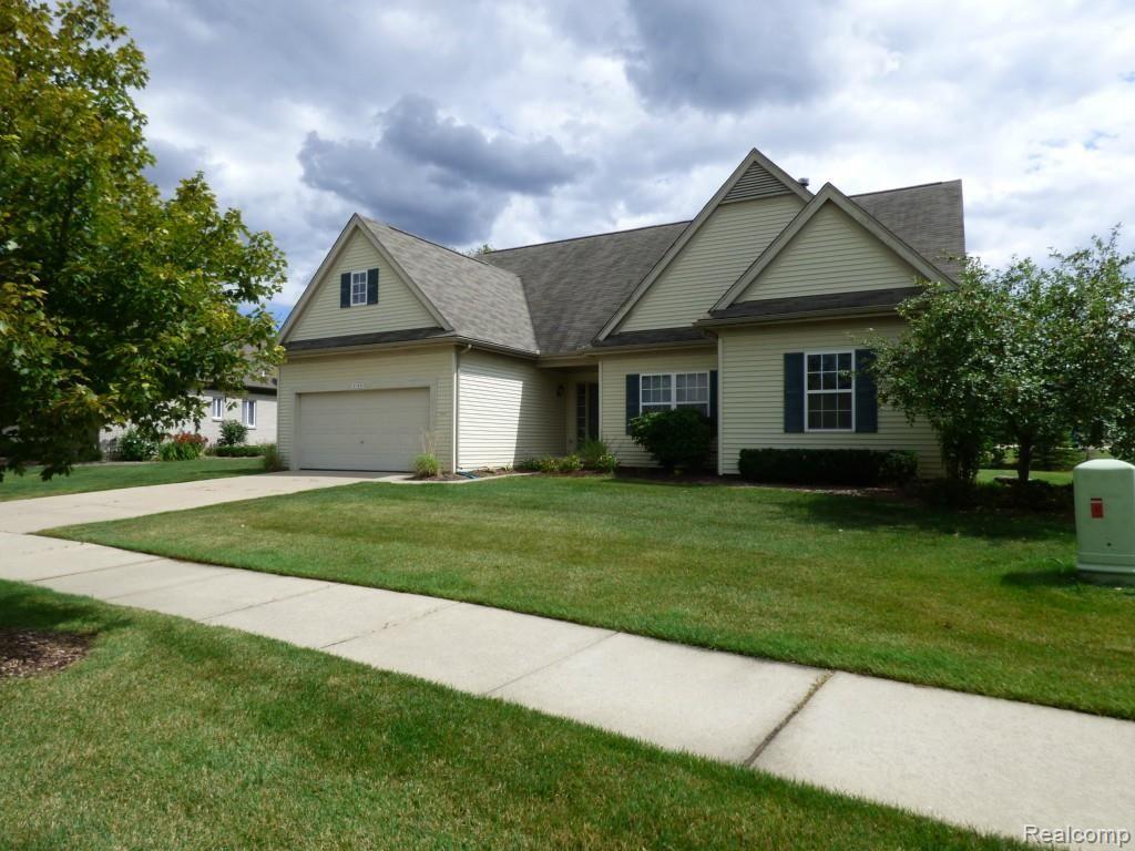 2165 Lagoon Drive Rochester Hills, MI 48309 - Photo 2 of 25