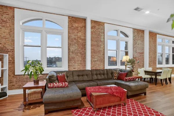 $379,900 | 435 South Front Street, Unit 307, Memphis, TN 38103