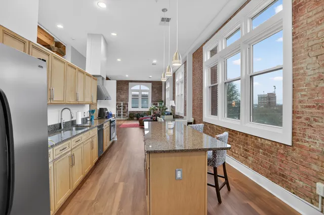 $389,000 | 435 South Front Street, Unit 307, Memphis, TN 38103