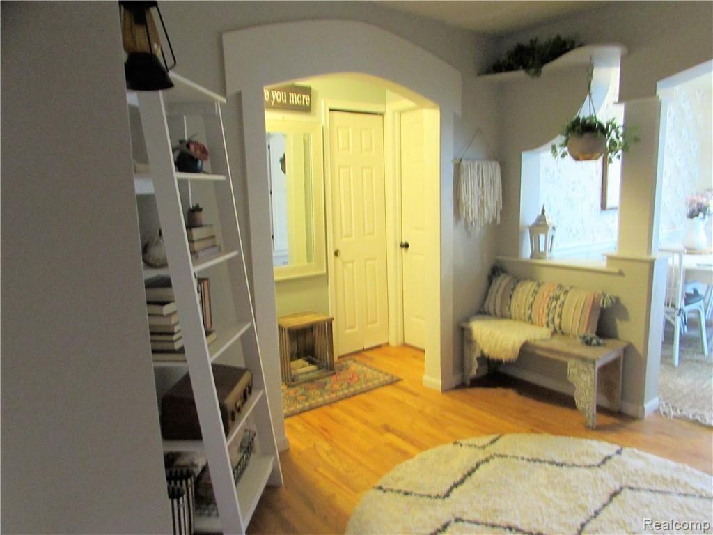 4751 Rosedale Court Clarkston, MI 48348 - Photo 10 of 30 IMG_5407.JPG