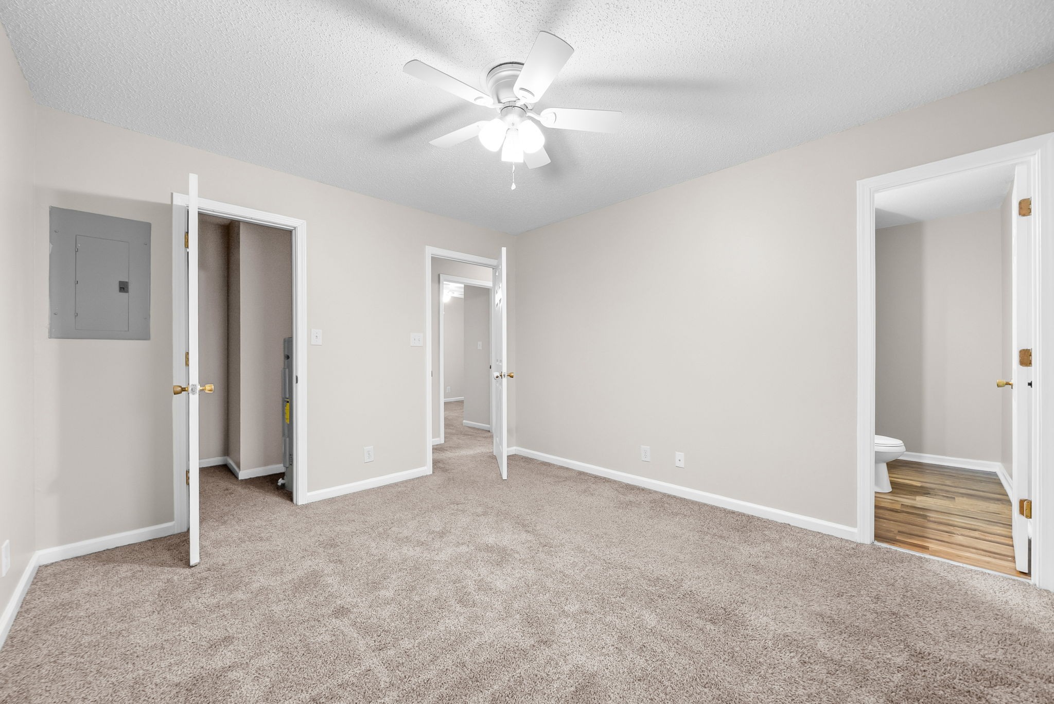 1957 Timberline Circle Oak Grove, KY 42262 - Photo 15 of 29 an empty room with closet and a ceiling fan
