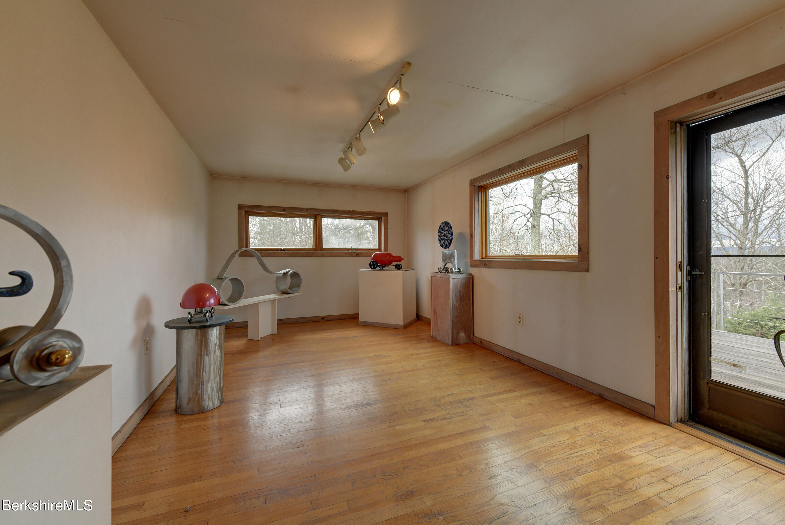 481 Shunpike Road Sheffield, MA 01257 - Photo 30 of 36 85 Workshop Second Floor Exhibit Room Th