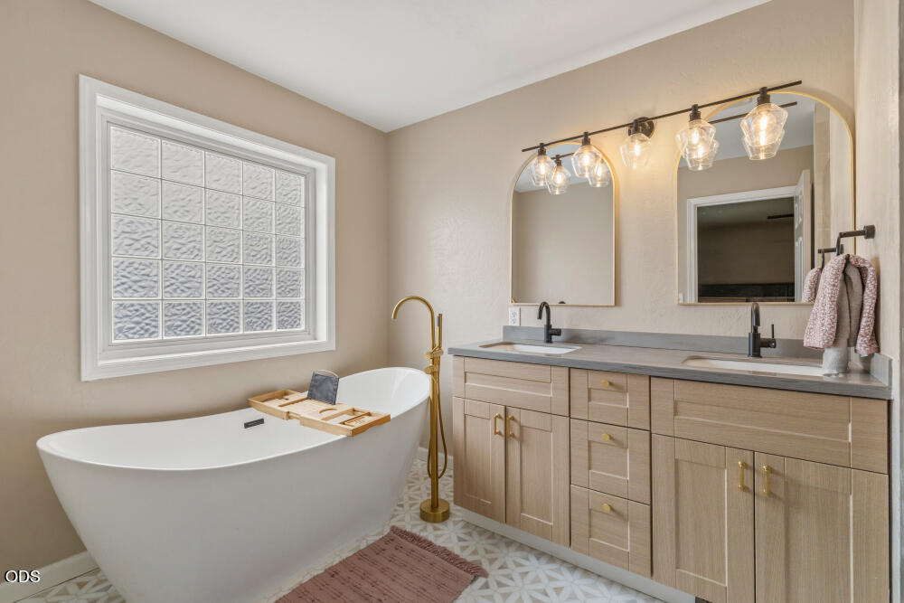 7464 Ruth Drive Klamath Falls, OR 97603 - Photo 27 of 47