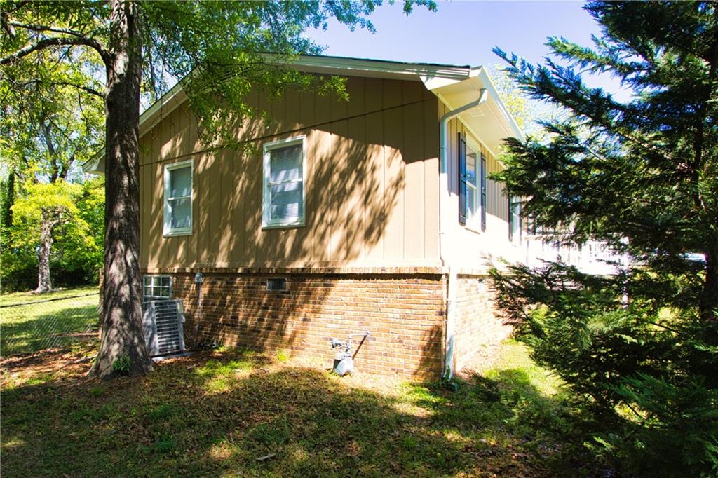 1835 North Road Snellville, GA 30078 - Photo 7 of 28