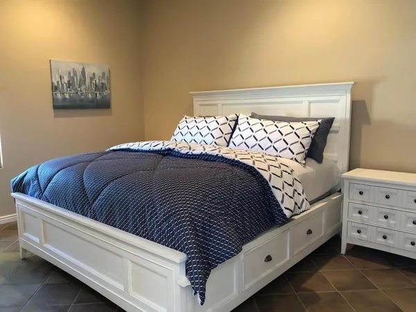 $9,000 | 61016 Desert Rose Drive, La Quinta, CA 92253