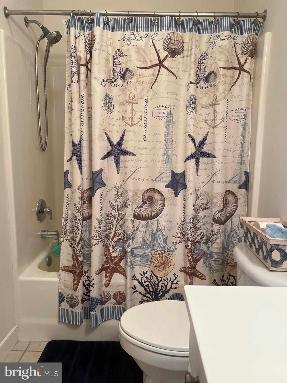 30611 Cedar Neck Road, Unit 2201 Ocean View, DE 19970 - Photo 24 of 60 Tub / shower combo